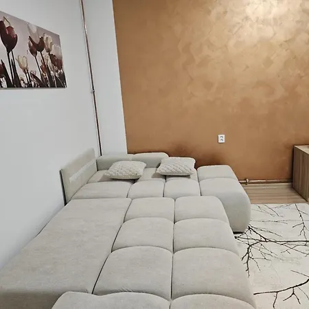 Luxusní V Centru Hradce Králové - Balkon, Wi-fi, Netflix Zdarma Apartmán Hradec Králové