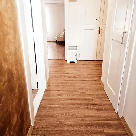 Luxusní V Centru Hradce Králové - Balkon, Wi-fi, Netflix Zdarma Hradec Králové