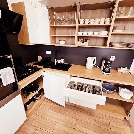 Luxusní V Centru Hradce Králové - Balkon, Wi-fi, Netflix Zdarma Apartmán *