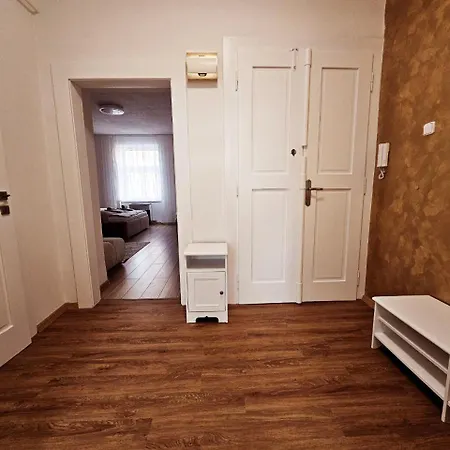 Luxusní V Centru Hradce Králové - Balkon, Wi-fi, Netflix Zdarma Hradec Králové