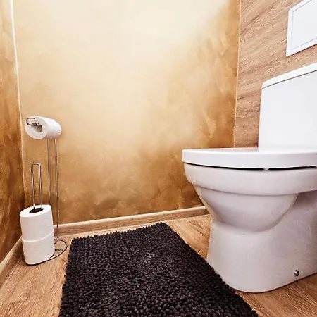 Luxusní V Centru Hradce Králové - Balkon, Wi-fi, Netflix Zdarma Apartmán *